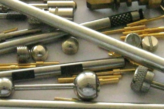 微(wēi)型五(wǔ)金元件表麵拋光